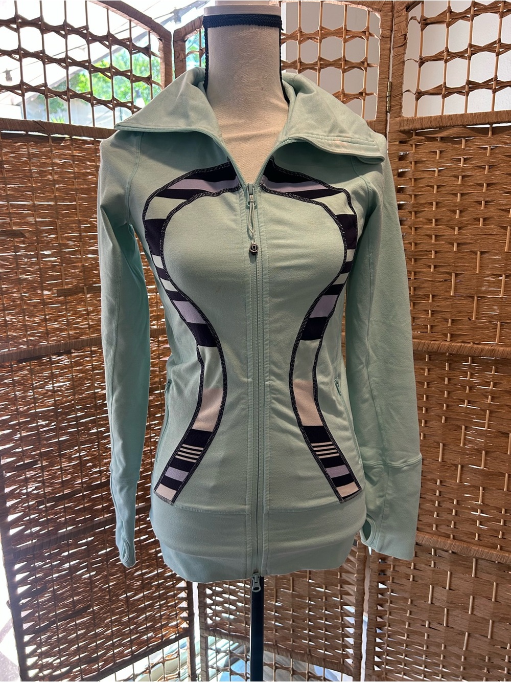 Lululemon Mint Green Women's Zip-Up Jacket with Decorative Paneling